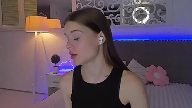 LuisaClovern Live XXX chat