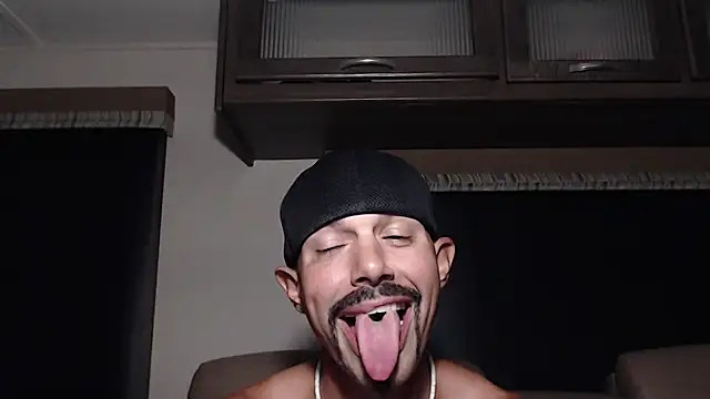 ThickD2C live XXX chat