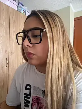 Chat XXX ao vivo de Miabonnett_