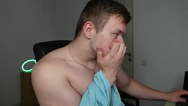 Richard_Dullas Adlı Modelin Canlı XXX Sohbeti