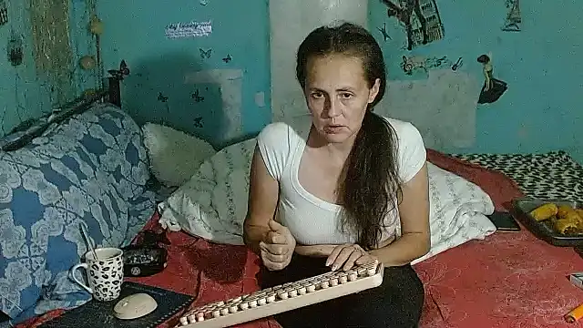 brighteyes77 Live XXX-chat