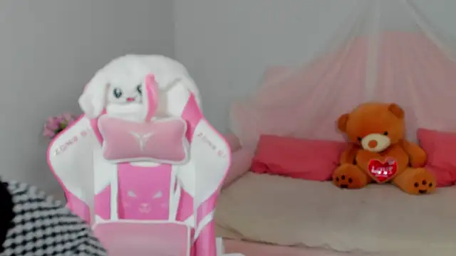 ElaraVoltage's Live XXX Chat