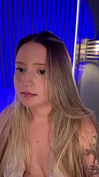 Chat +18 de MiaPetit_ ao vivo