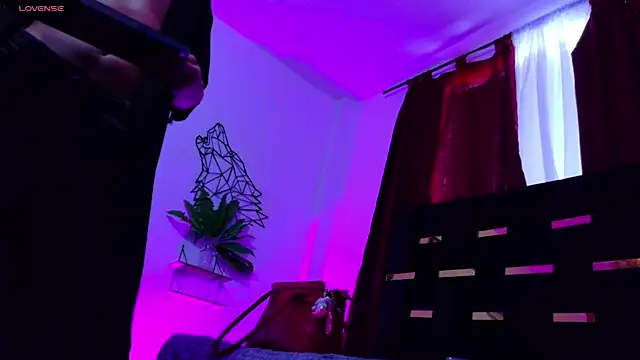 Chat +18 de kaia_finn ao vivo