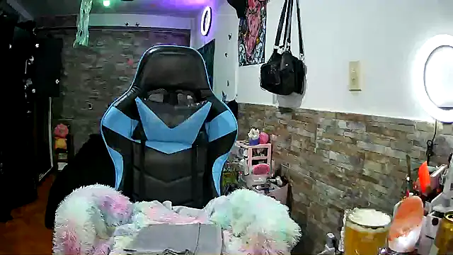 Chat +18 de AngelaQueen_ ao vivo