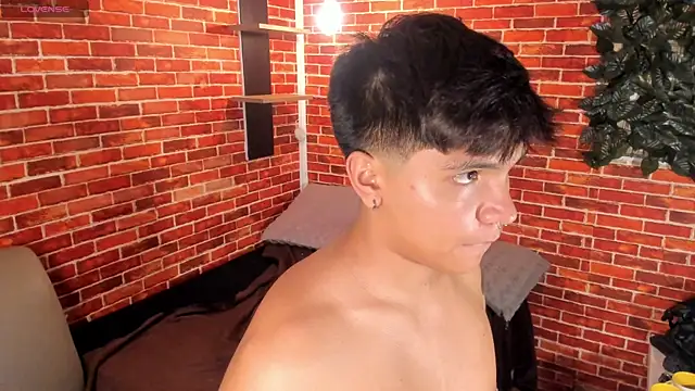 Thiago_Kozak Chat XXX in diretta