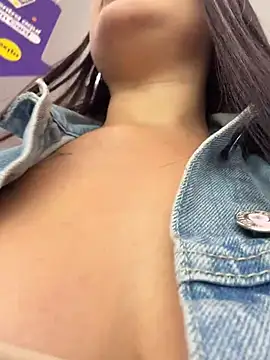 Sara_fun élő XXX-chatje
