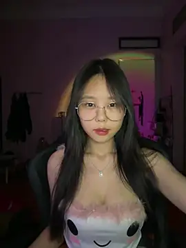 Chat +18 de Emely-lysea ao vivo