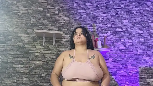 XXX chat uživo modela TokyoSky