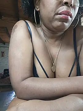 ChanneldelaCroix's Live XXX Chat