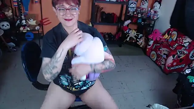 Chat +18 de MissMiia2 ao vivo