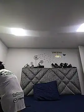 Chat +18 de Shantey_Laurent ao vivo