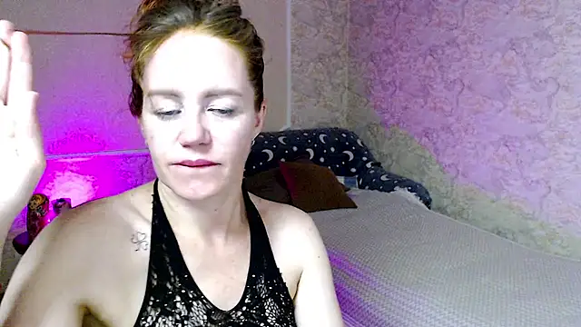 Fern_Lust Adlı Modelin Canlı XXX Sohbeti