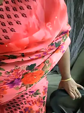 bhuvana_555's Live XXX Chat