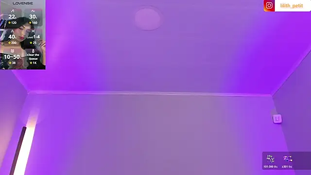 lilith_petit_ élő XXX-chatje