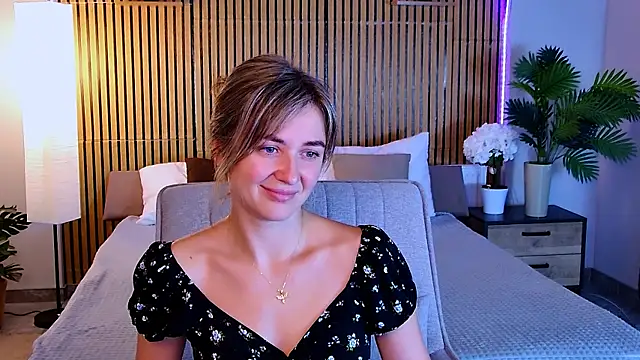 EmeraldGlow Live XXX-chat