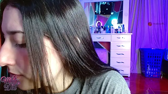 Živý XXX chat Mysticdooll69