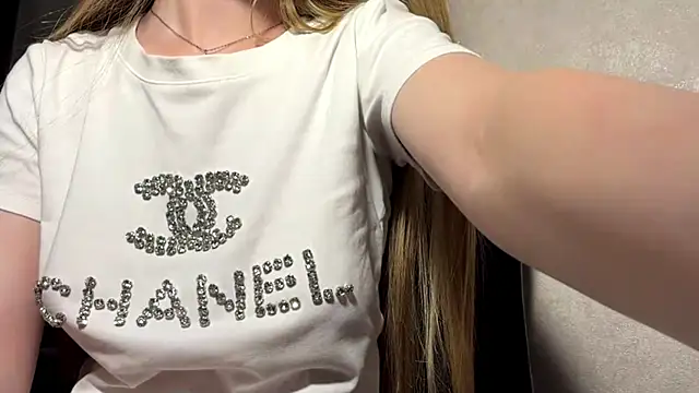 Živý XXX chat CarolineNine