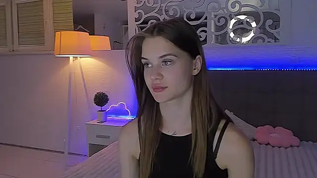 دردشة LuisaClover الجنسية المباشرة