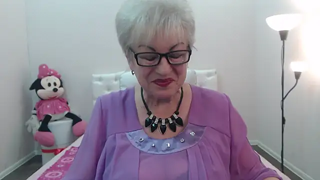 Chat +18 de KayleSmoll ao vivo