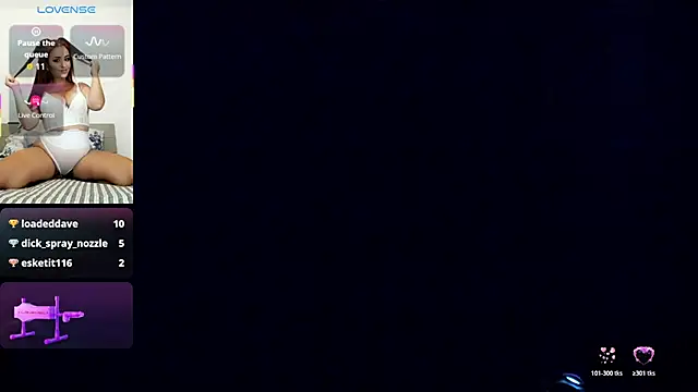 BustyKateeのライブXXXチャット