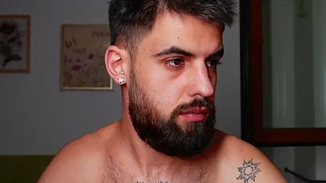 Živý XXX chat HairyRobxxx