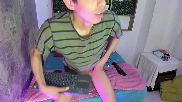 Alex_it0_ লাইভ XXX চ্যাট