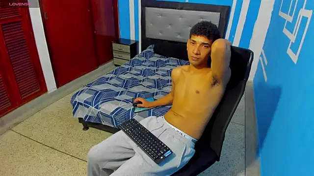 Chat XXX en directo de efrain_boy