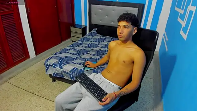 Онлайн чат XXX efrain_boy