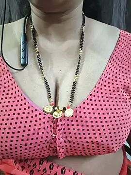 bhuvana_555's Live XXX Chat