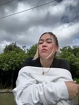 צ'אט XXX בשידור חי של Danielavegax