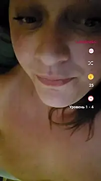 XXX chat uživo modela Blondibaby