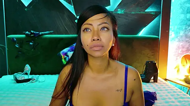 Chat XXX en directo de ElyaQuinn