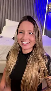 Chat XXX ao vivo de MiaPetit_