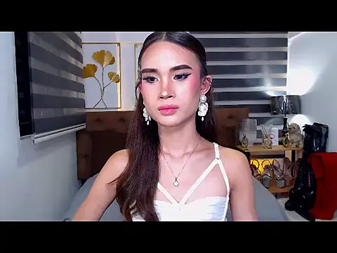 JuicyCockThea Adlı Modelin Canlı XXX Sohbeti