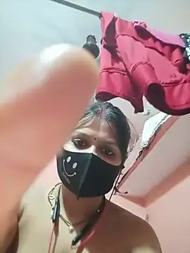 ZOYA-STRIP – Naživo XXX chat