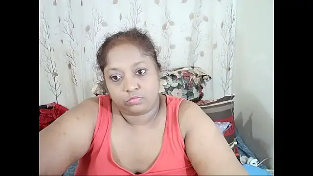 Chat XXX en directo de Indiantasha