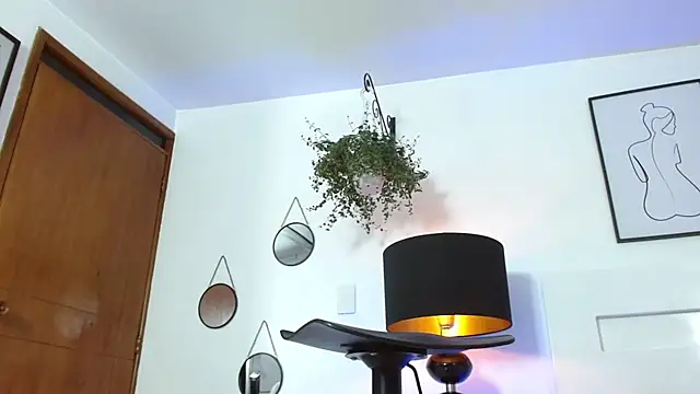 IsabelleDaza Adlı Modelin Canlı XXX Sohbeti