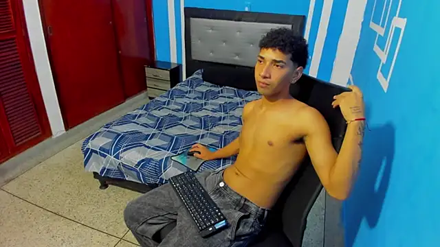 efrain_boy: απευθείας συνομιλία ΧΧΧ