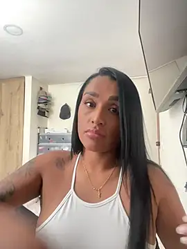 KatalinnaBrown Adlı Modelin Canlı XXX Sohbeti
