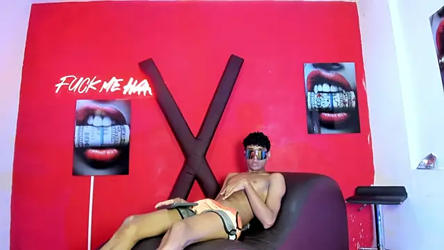 BOUL_GUYS Adlı Modelin Canlı XXX Sohbeti