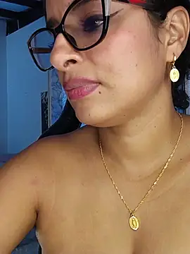 XXX chat uživo modela Alizon_1