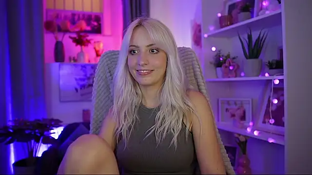 Chatroom XXX en direct de Lucy_Cutie_