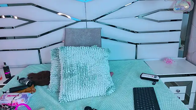 SabrinnaTaylor 现场XXX聊天