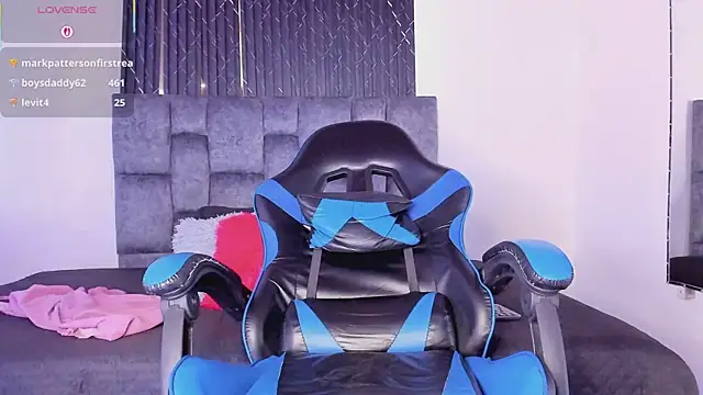 XXX chat uživo modela Alexxus_Smith