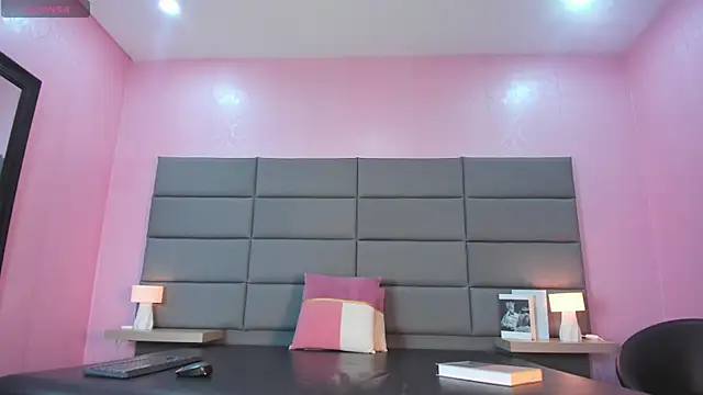 Barbbara_sweett 现场XXX聊天
