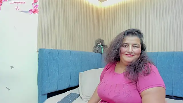 zara_milf's Live XXX Chat