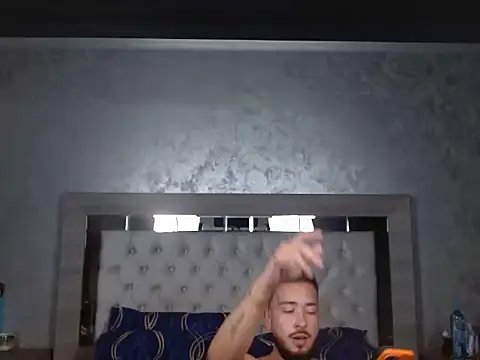 Chat +18 de marcodeluxee ao vivo