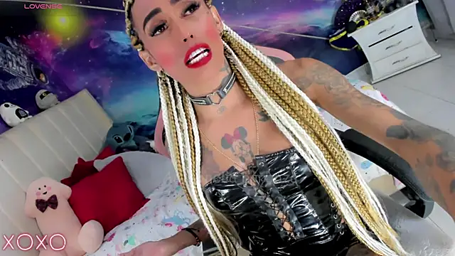 Chat +18 de Nella_Dolls ao vivo