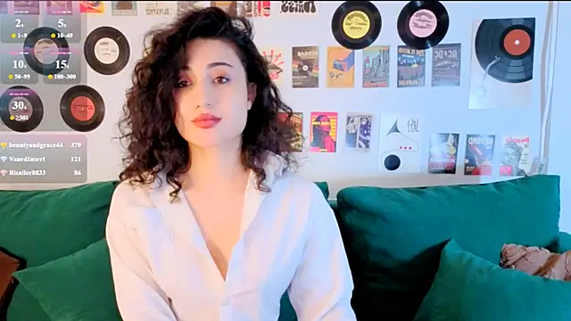 Maya_Rogerss Chat XXX in diretta